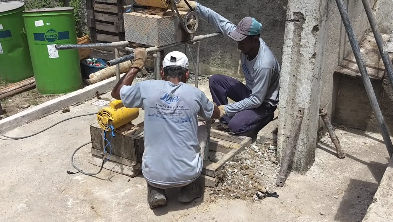 Equipe Linos Poços em operação